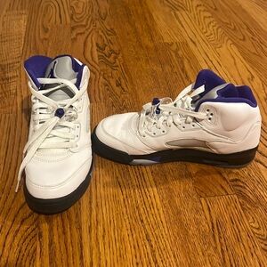 Air Jordan Girls White and Purple Sneakers Size 6.5
